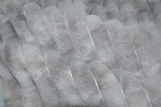 Drucknachahmungs-Kaninchen-Pelz-Polyester 100% 150cm CW oder justierbares