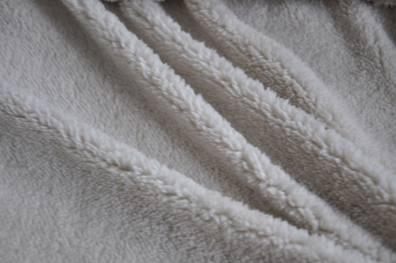 Weiches und empfindliches, nicht angepasstes Rohbaumwolle-Gewebe-Polyester Wärme-Shu Fleeces 150cm