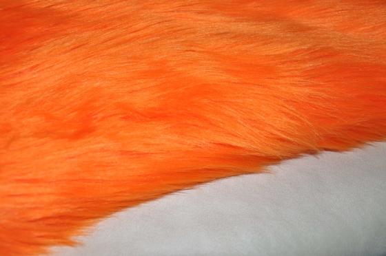 orange Farbe-150cm langes Haar Faux-Pelz Faux Fox-Gewebe, stellen Ihre Persönlichkeit und Ihren Raum heraus stehen zu lassen zur Schau