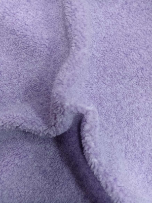 Purpurfarbene Strickstoffe sind weich und komfortabel 550 Gramm