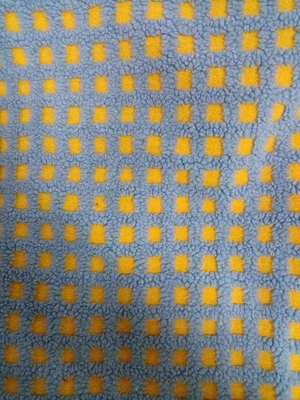 100% Polyester aus 150 cm CW oder verstellbarem Schein-Sherpa-Gewebe
